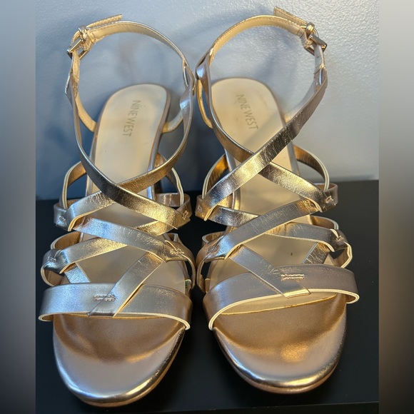 Nine West Rose Gold Heels Size 9-1/2 - Picture 3 of 11